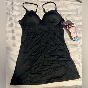 Maidenform Built-in Bra Camisole Firm Shapes Black Size Small NWT